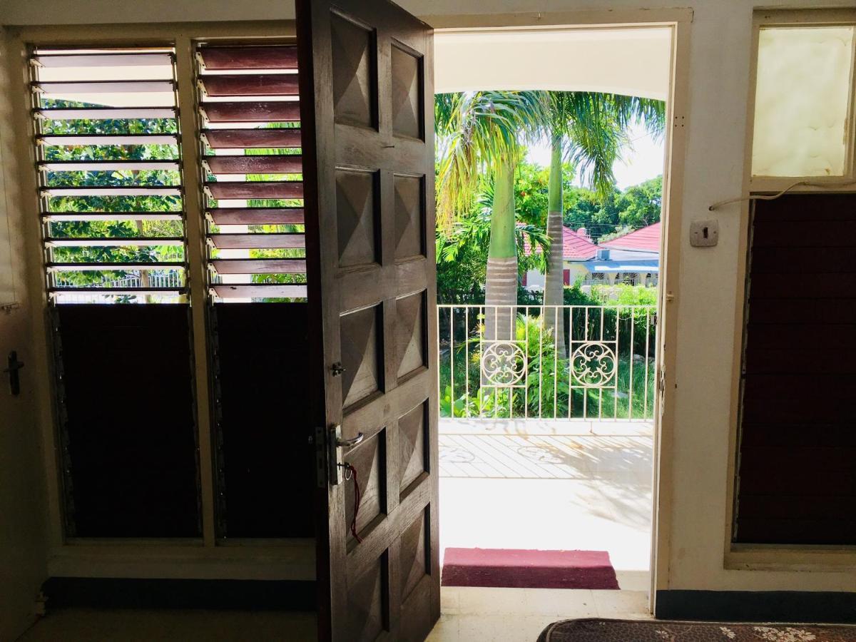 African Symbol Guest House Montego Bay Dış mekan fotoğraf