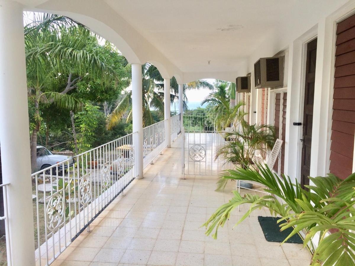 African Symbol Guest House Montego Bay Dış mekan fotoğraf