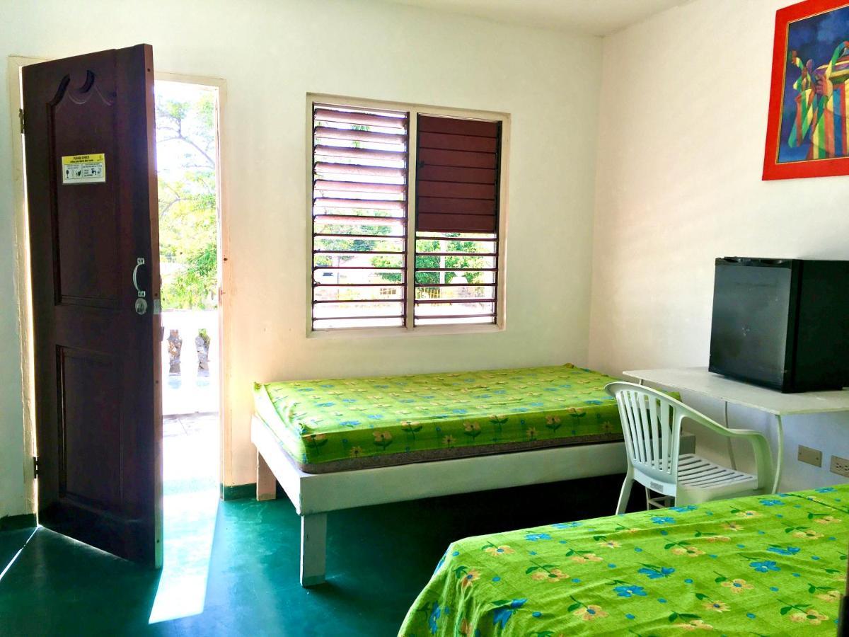 African Symbol Guest House Montego Bay Dış mekan fotoğraf
